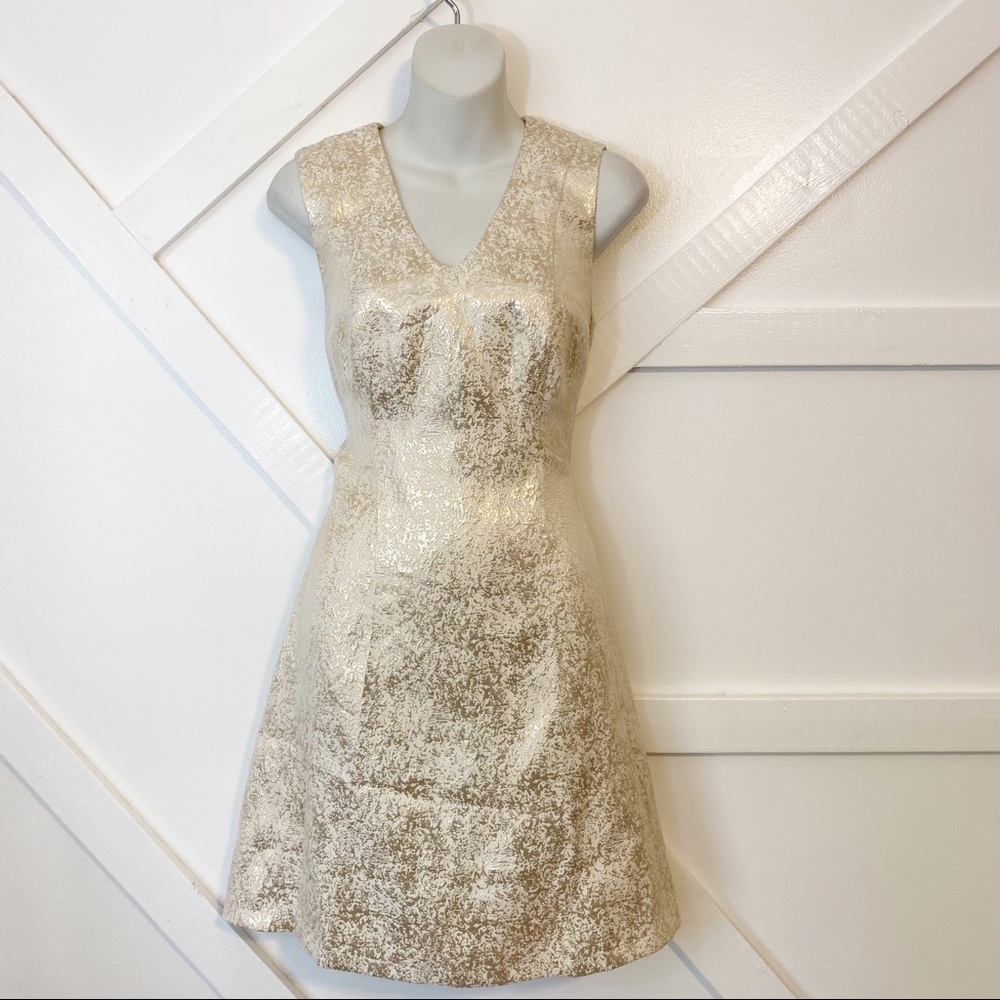Julie Brown Metallic Textured Jacquard Mini Fit & Fare Mini Dress Sz 6 Cream
